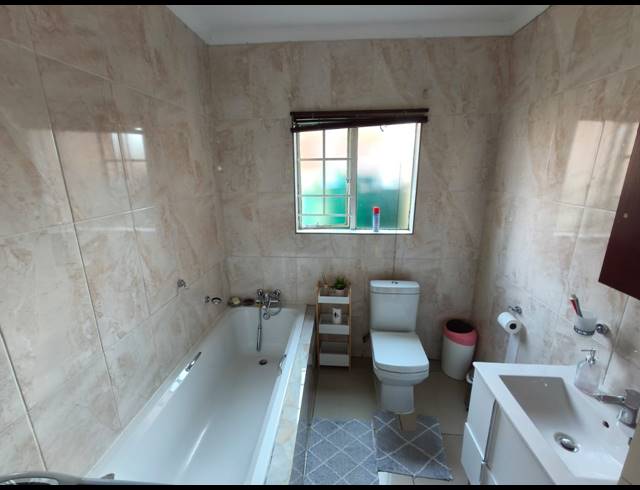 3 BEDROOM TOWNHOUSE FOR SALE IN WATERVAL EAST